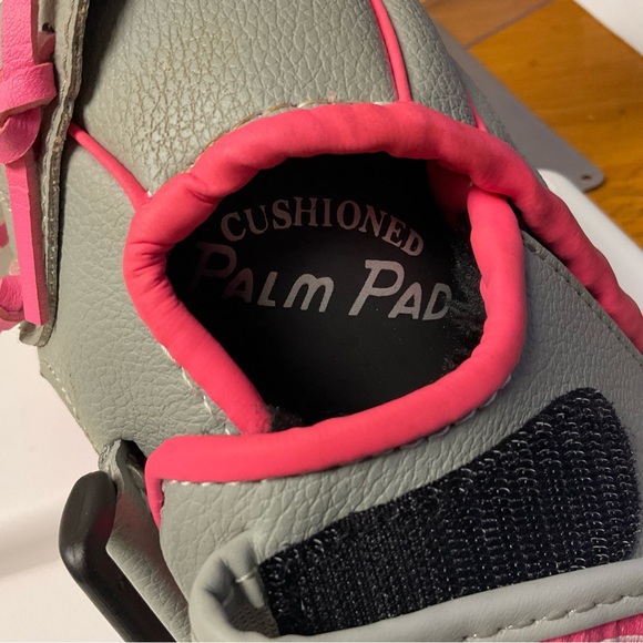 Rawlings Girl’s Storm 10 inch glove - left hand thrower - as is - little tear - Picture 9 of 9